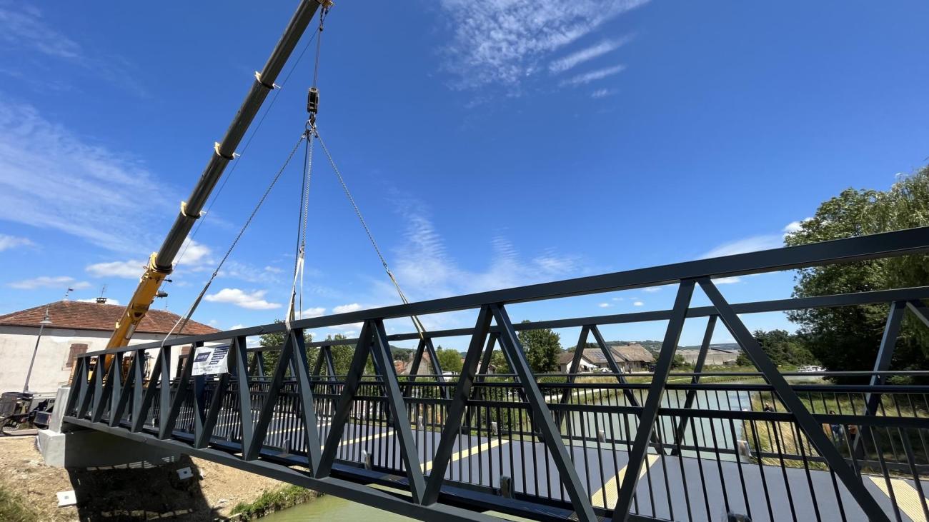 passerelle et grue